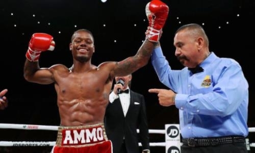 Молодой проспект из веса Головкина шокировал нокаутом после двух нокдаунов в первом раунде 