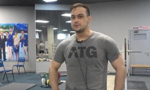 Тяжелоатлеты Илья Ильин и Денис Уланов выступают на чемпионате British International Open 2019