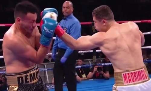 Заменивший Елеусинова узбекский «Монстр» избил «Демона». Видео нокаута в андеркарде Головкин — Роллс