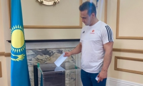 Ильин проголосовал на выборах Президента РК в Лондоне