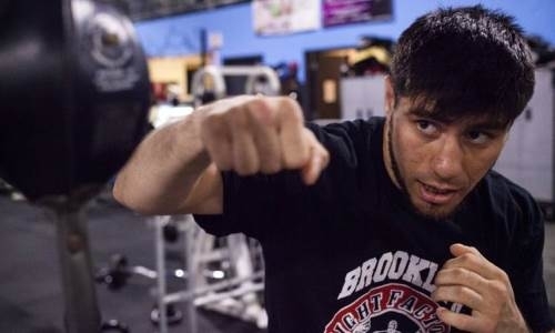 Казахстанский боксер упал в мировом рейтинге после первого поражения в карьере