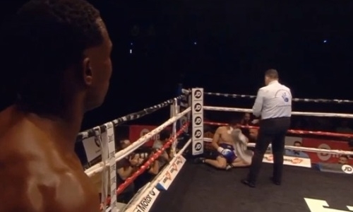 «Зверь» за 64 секунды вырубил 41-летнего «старика» зубодробительным апперкотом. Видео нокаута в весе Ахмедова