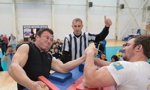 Сборная Казахстана завоевала 367 медалей и стала первой на ЧА-2019 по армрестлингу