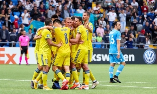 Сборная Казахстана улучшила положение в рейтинге ФИФА
