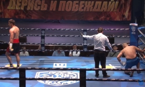 Видео нокаута таджика убойной комбинацией казахстанского боксера за две минуты