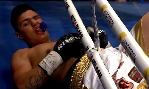 20-летний проспект выбил сопернику капу и выкинул его за канаты. Видео зверского нокаута