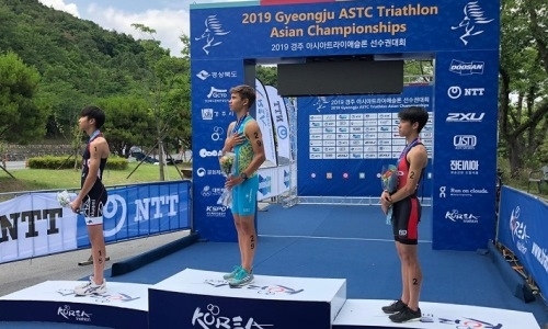 15-летний алматинец стал чемпионом Азии по триатлону