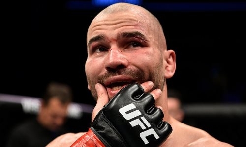 Бывший боец UFC из команды Макгрегора победил экс-чемпиона мира по боксу в скандальном бою без перчаток