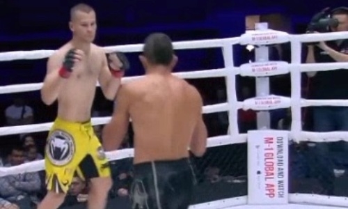 Бой на турнире в Нур-Султане завершился неожиданной дисквалификацией