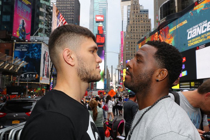 Ахмедов встретился лицом к лицу с соперником по титульному бою в андеркарде у Головкина