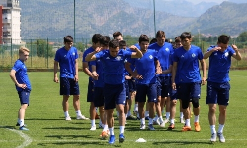 Фоторепортаж с утренней тренировки молодежной сборной Казахстана в Черногории