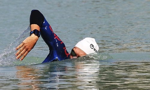 Казахстанец переплыл пролив Ла-Манш за 14 часов