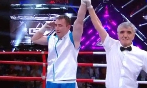 Казахстанский боксер вернулся на ринг спустя три года и побил россиянина в Алматы