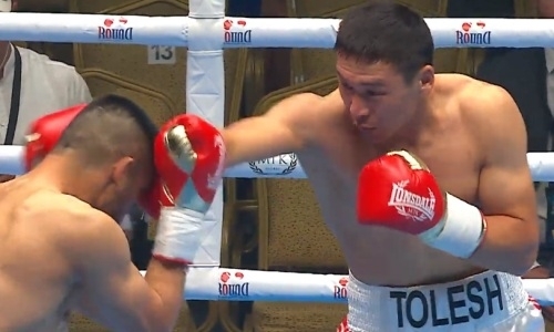 Чемпион Казахстана с разбитым носом выиграл третий бой в профи в Нур-Султане