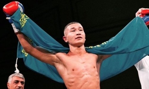Непобежденный казахстанец нокаутом за 90 секунд закрыл вечер бокса в Нур-Султане