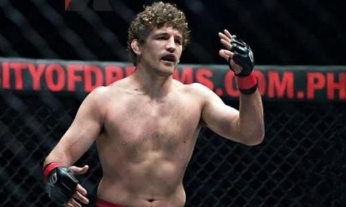 Известный американский боец получил самый быстрый нокаут в истории UFC. Видео сокрушительного удара коленом