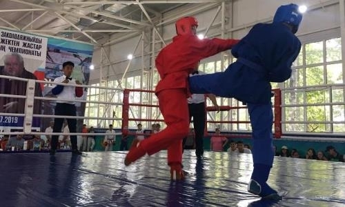 Чемпионат Казахстана по универсальному бою проходит в Алматы
