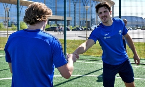 «Мне уже все нравится». Новичок «Барыса» Адам Хелука об украинских корнях, карьере в НХЛ и Казахстане