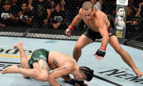 Ветеран UFC из Зала славы вернулся в клетку спустя три года и сокрушил соперника за 46 секунд. Видео
