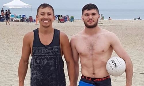 Казахстанский нокаутер показал фото с Головкиным на пляже