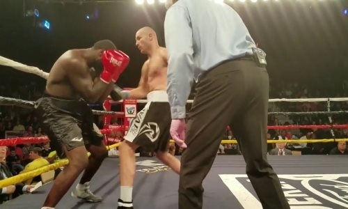 «Проваливал и бил». Демьяненко оценил очередную досрочную победу супертяжа из Казахстана