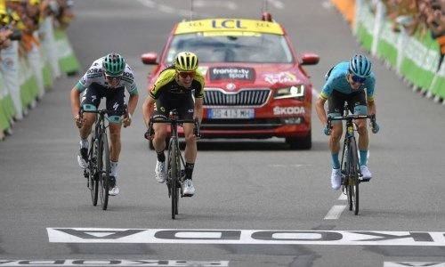 «Не допустил никаких ошибок». Гонщик «Астаны» высказался о попадании в тройку лидеров на этапе «Тур де Франс»