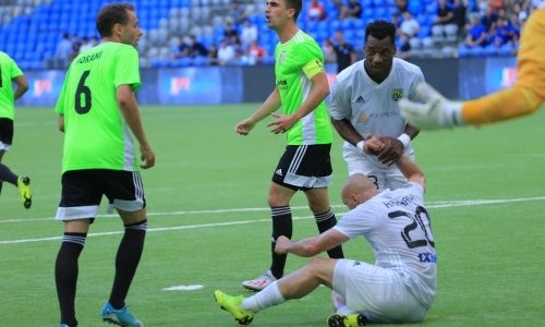 На коленях перед карликами, домашнее дежавю, классное дожатие. Три истории Лиги Европы