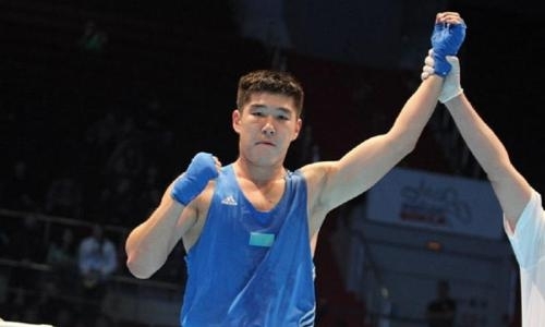 Казахстанец победил боксера из Узбекистана и вышел в финал Кубка Президента РК