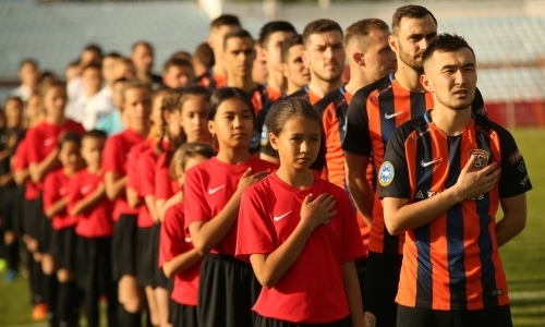 «Шахтер» и «Окжетпес» выявили победителя в матче с одним голом и удалением