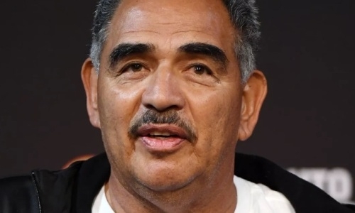 «Нокаутирует ударом по корпусу». Абель Санчес назвал победителя боя «Канело» — Ковалев