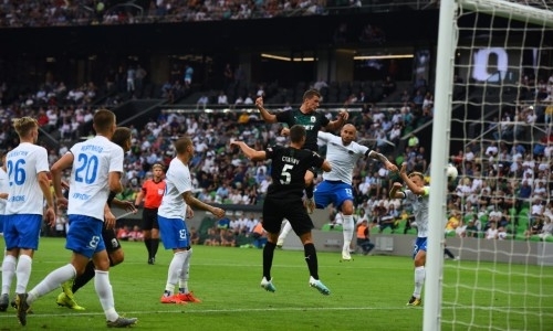 Клуб казахстанца Бахтиярова крупно проиграл в матче РПЛ с удалением