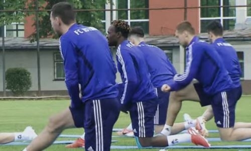 Видео с первой тренировки «Астаны» в Румынии перед матчем с «ЧФР Клуж»