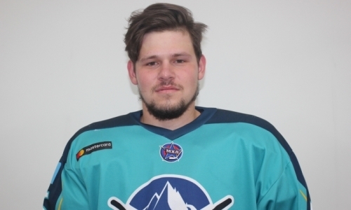 «Максимально лучше трех предыдущих». Форвард «Алтая» озвучил цели на сезон