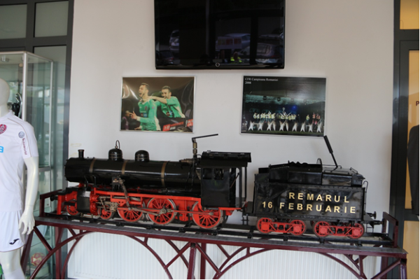 Концерт Робби Уильямса и «переводчик» Петреску. Чем живет Клуж-Напока накануне матча «Астаны» в Лиге Чемпионов