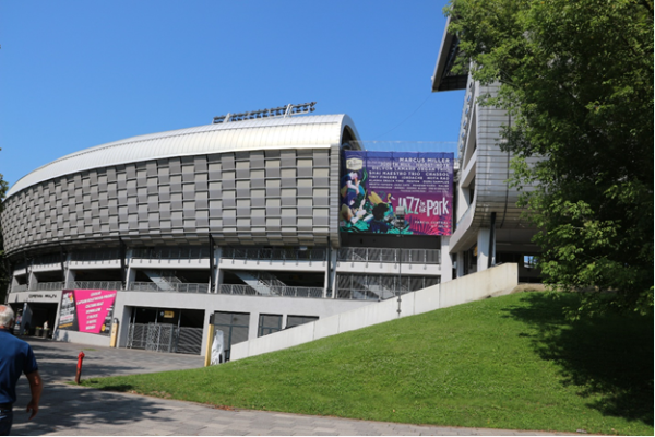 Концерт Робби Уильямса и «переводчик» Петреску. Чем живет Клуж-Напока накануне матча «Астаны» в Лиге Чемпионов