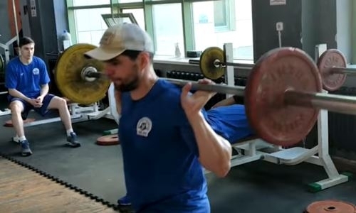 Видео с тренировки «Арлана» в тренажерном зале