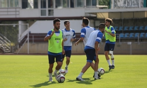 Фоторепортаж с тренировки «Санта-Коломы» перед матчем Лиги Европы с «Астаной»