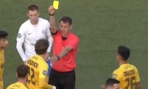 Футболиста «Кайрата» удалили на 25-й минуте матча с «Иртышом». Видео