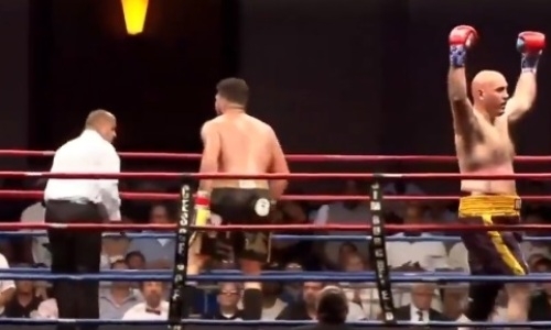 42-летний водитель автобуса уложил супертяжа с рекордом 18-2 в бою за титул WBC. Видео