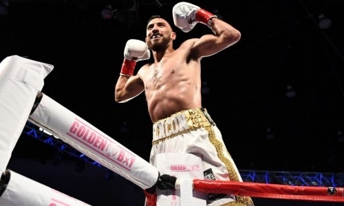 Боксер Golden Boy после нокаута жестоко добил уже падающего соперника. Видео