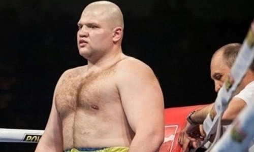 140-килограммовый украинский супертяж победил нокаутом за 70 секунд. Видео