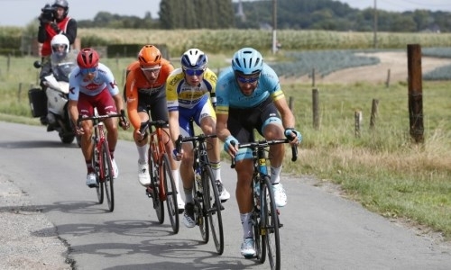 «День получился нервным». Гонщик «Астаны» рассказал о завалах на «Бинк Банк Туре»