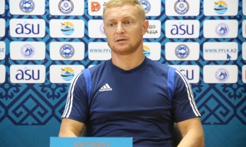 «Лучше один раз проиграть 0:4, чем четыре раза — 0:1». Тренер «Окжетпеса» рассказал, кто виноват в разгроме от «Ордабасы»