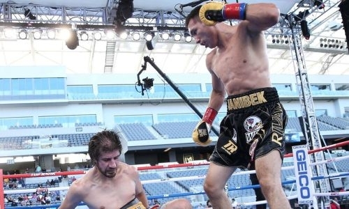 Видео нокаута, или Как Алимханулы вырубил провоцировавшего его Боратом канадца