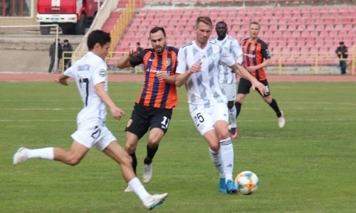 Котировки букмекеров на два матча 24-го тура КПЛ