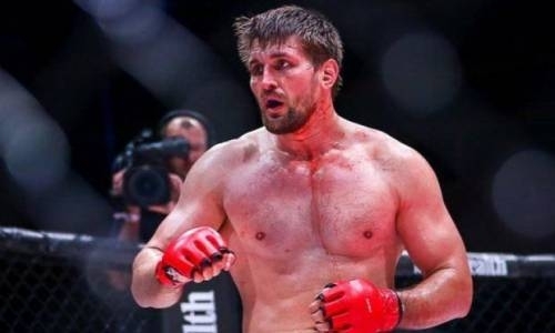 Российский файтер за 105 секунд брутально нокаутировал бывшего бойца UFC. Видео