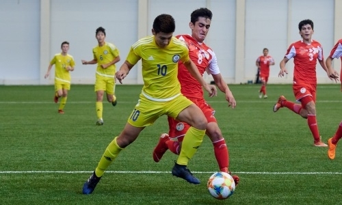 Юношеская сборная Казахстана уступила Таджикистану и не смогла выйти в финал Кубка Президента РК