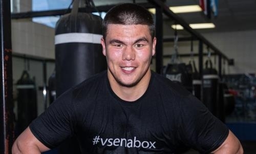 Узбекский обидчик Алимханулы в первом раунде «уничтожил» мексиканца. Видео