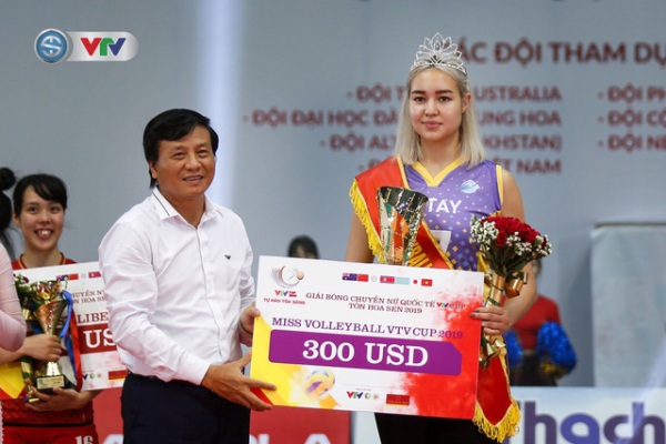 Как Дейнерис Таргариен. Волейболистка из Казахстана покорила своей красотой Вьетнам. Фото