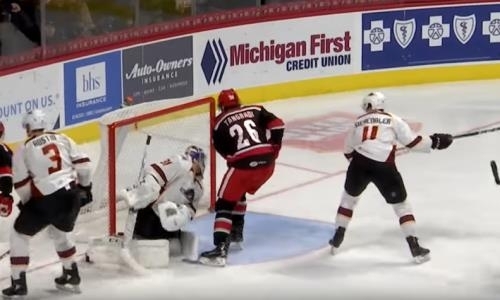 Видео голов американского новичка «Барыса» из НХЛ